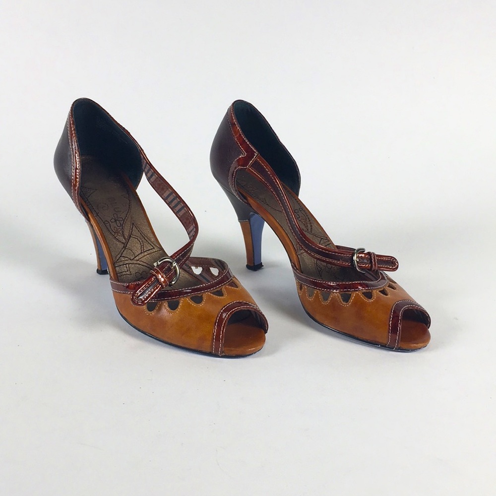 Bobbi Blu Camel and Dark Brown Pump